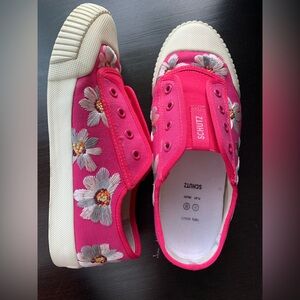 Schutz Smash Pink Floral Daisy Slip-On Sneakers EU 39 / BR 37 – Rose Garden Core